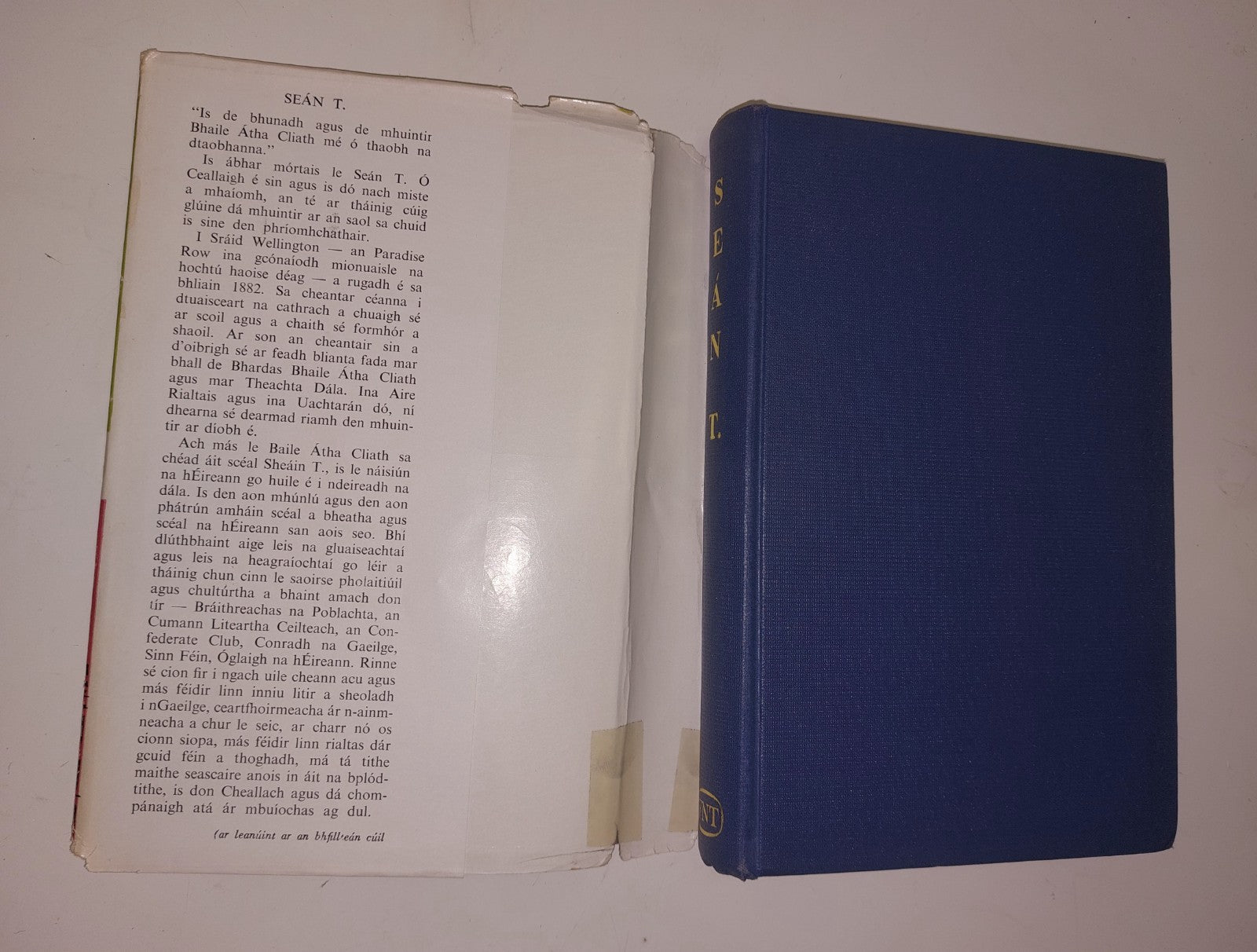 Seán T. Scéal a bheatha á insint ag Seán T. 1st Ed, HB DJ Ó Conluain, Proinsias4
