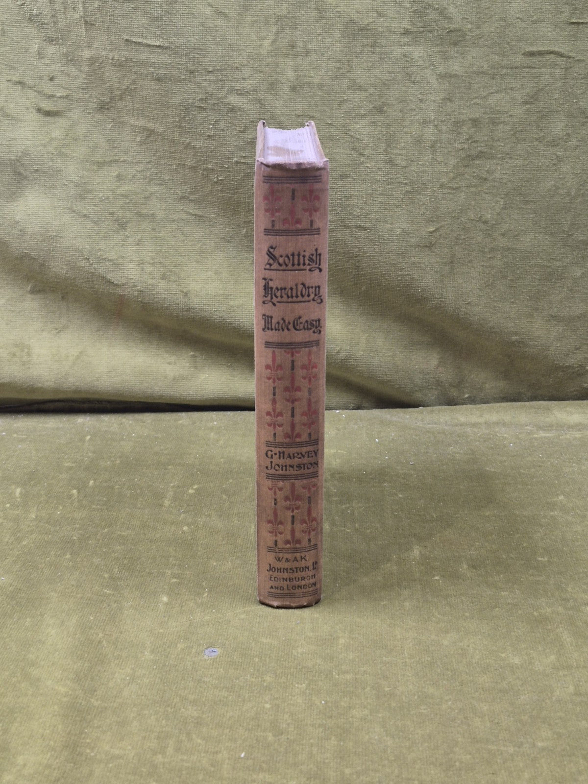 Scottish Heraldry Made Easy - G. Harvey Johnston W & A K Johnston 1904 1st HB2