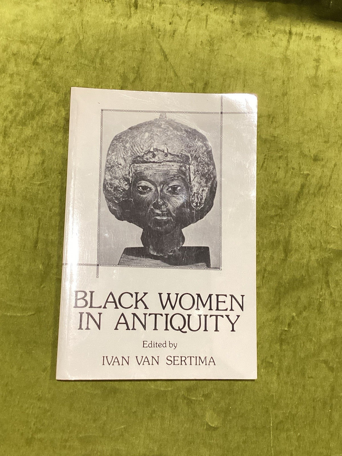 Black Women Of Antiquity  Ivan Van Sertima 1988 [Transaction Books] pb book0