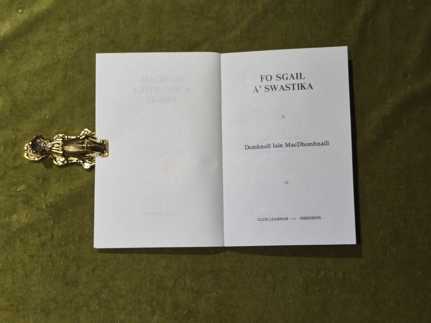Fo Sgail A' Swastika - Domhnull Iain MacDomhnaill , Club Leabhar 1974 PB4