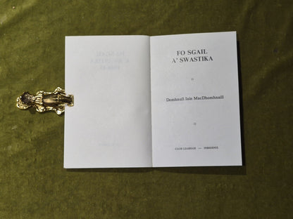 Fo Sgail A' Swastika - Domhnull Iain MacDomhnaill , Club Leabhar 1974 PB4