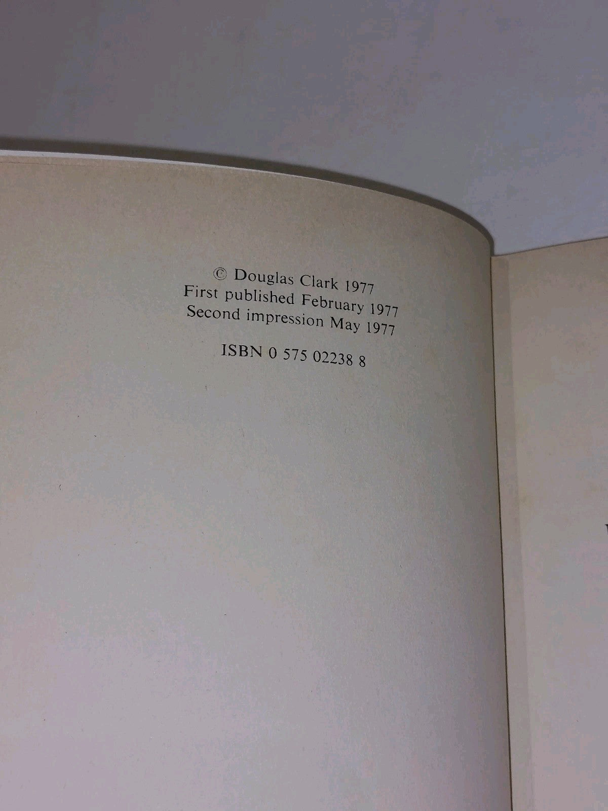 Table D'Hote by Douglas Clark [gollancz detection] (1977) 1st ed 2nd imp book4