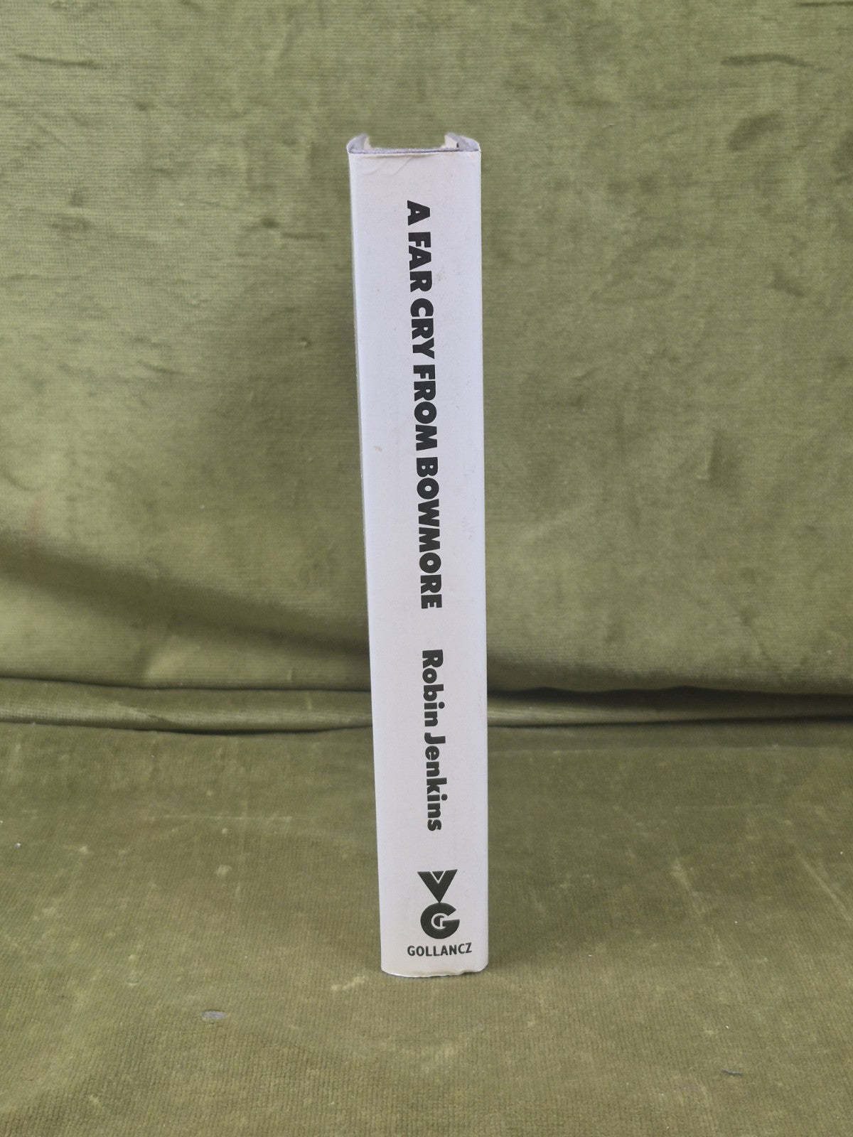 Robin Jenkins : A Far Cry From Bowmore : 1st Edition Gollancz 1973 Ex Lib2