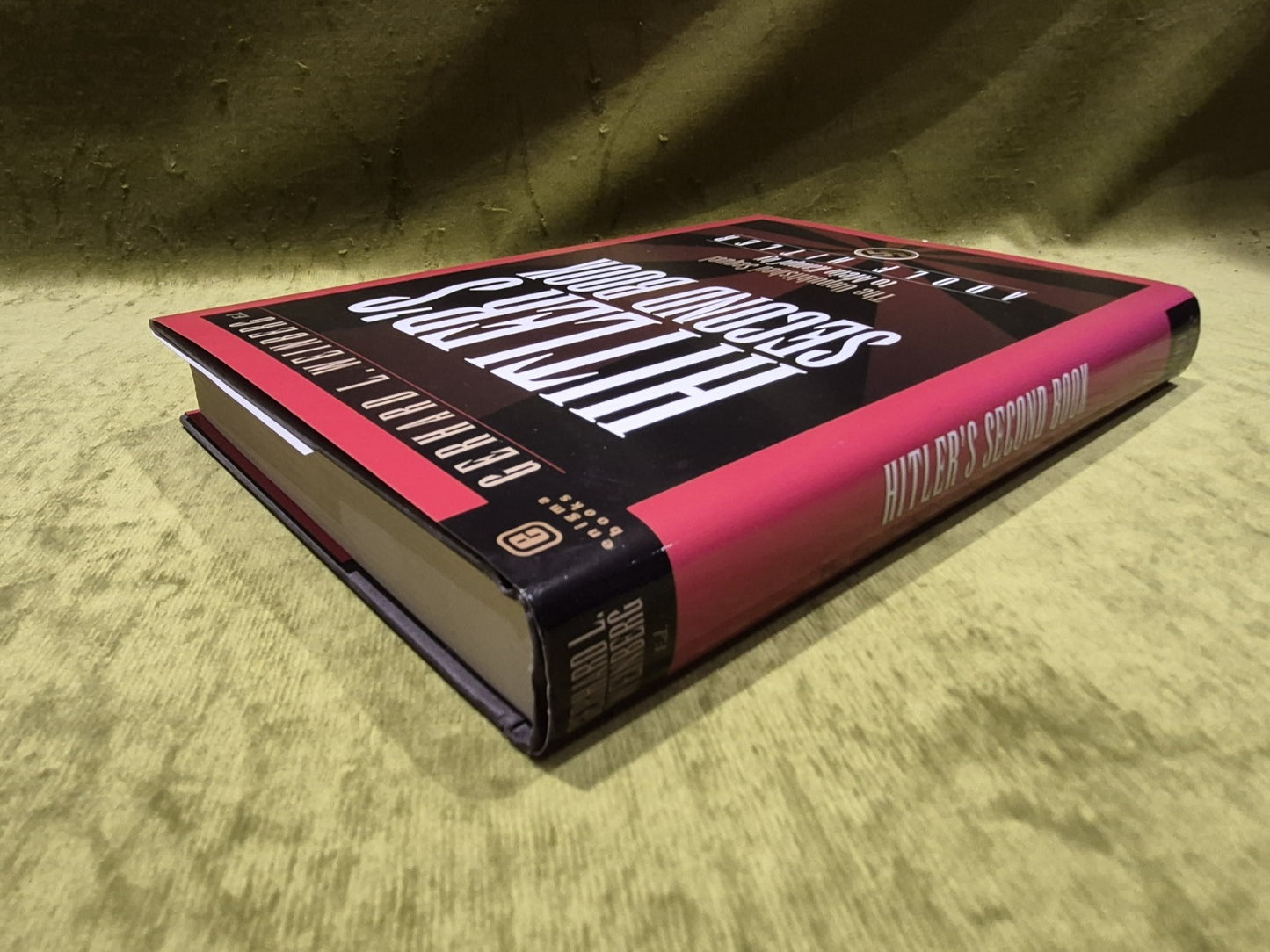 Hitler's Second Book Gerhard Weinberg 2003 Hard Cover Book w/ Dust Jacket HCDJ3