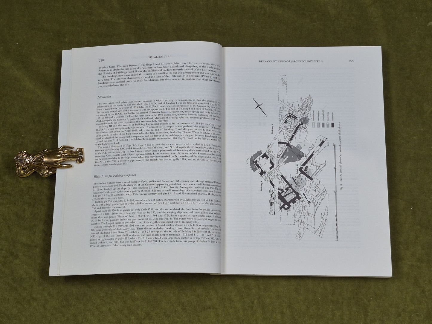 A Medieval Grange of Abingdon Abbey at Dean Court Farm - T. G. Allen 19944