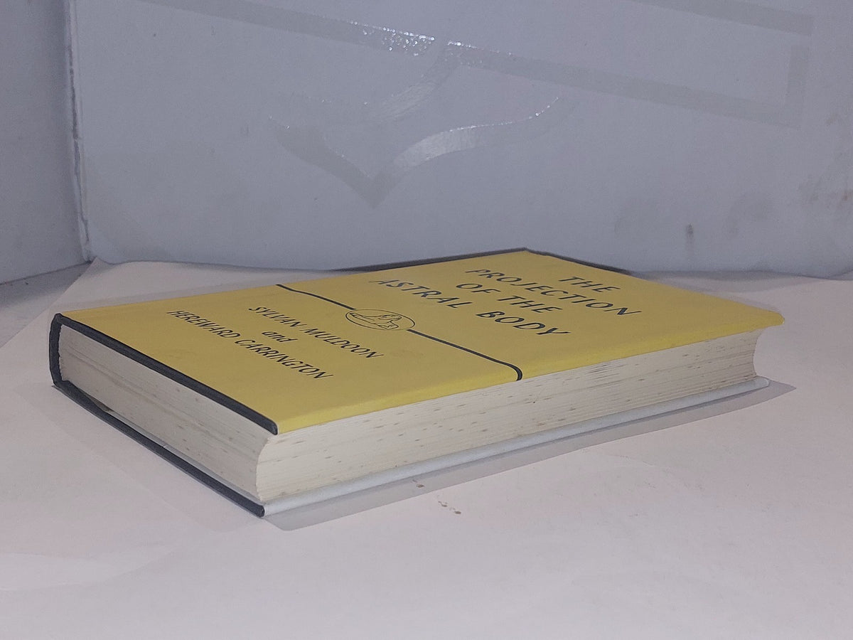 The Projection of the Astral Body By Muldoon & Carrington - 1961 Hb Book With Dj8