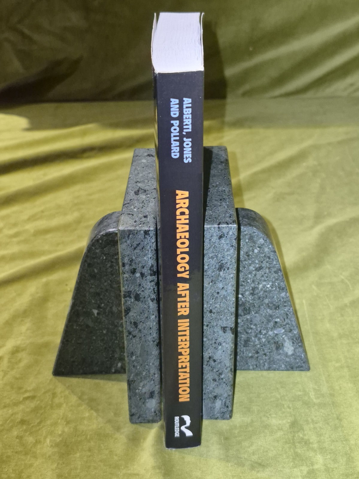 Archaeology After Interpretation: Returning Materials to Archaeological Theory2