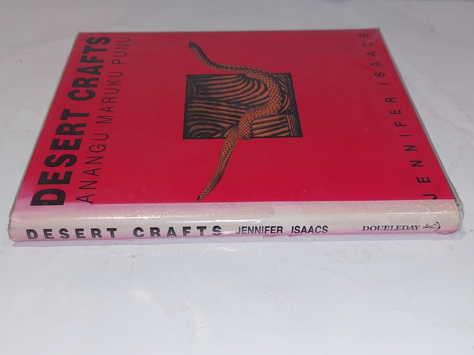 Desert Crafts: Anangu Maruku Punu by Jennifer Isaacs. Hardback 19924