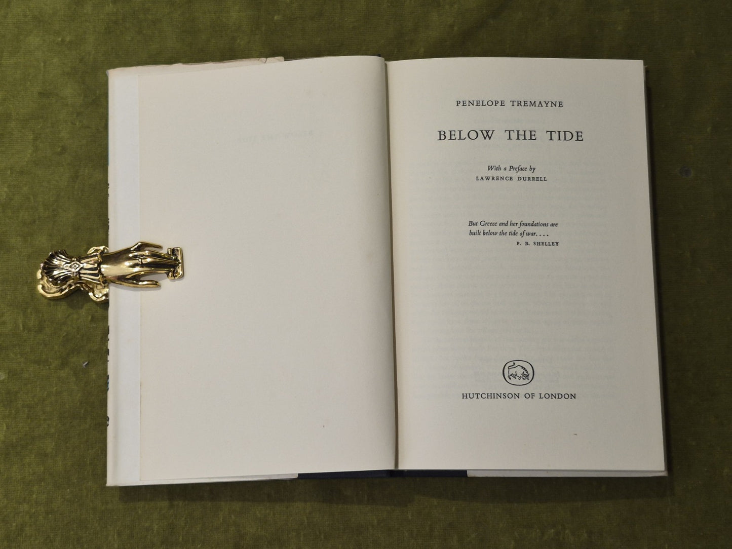 BELOW THE TIDE by PENELOPE TREMAYNE - HUTCHINSON- 1958 1st Hardback Dust Wrapper4