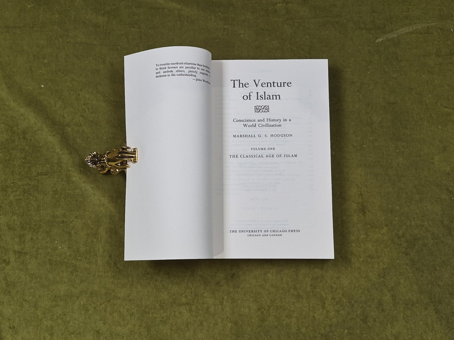 THE VENTURE OF ISLAM - Marshall G S Hodgson - Uni of Chicago 1977 - 3 vols PB2
