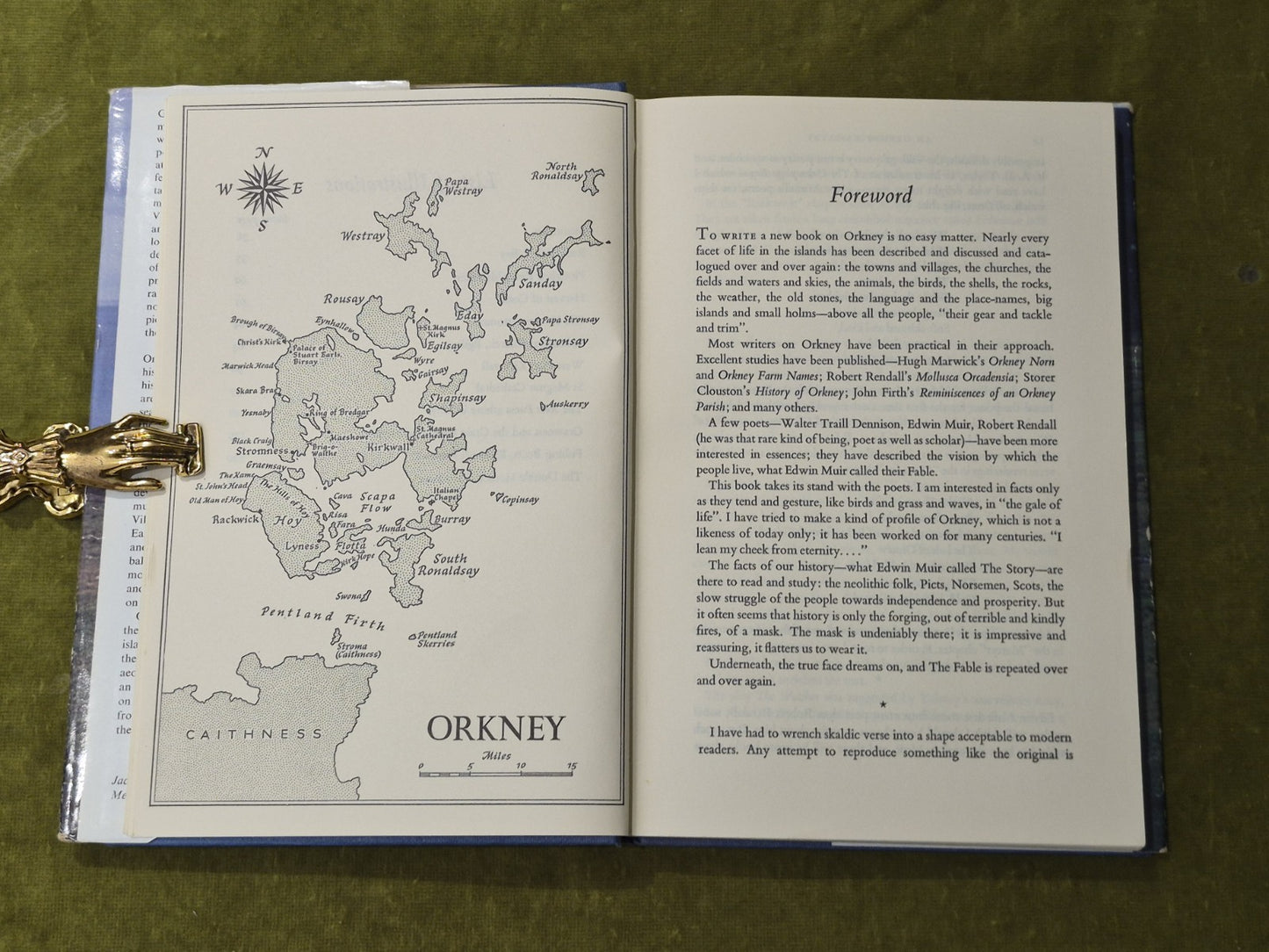 An Orkney Tapestry - George Mackay Brown - Victor Gollancz - 1969 HB DJ6