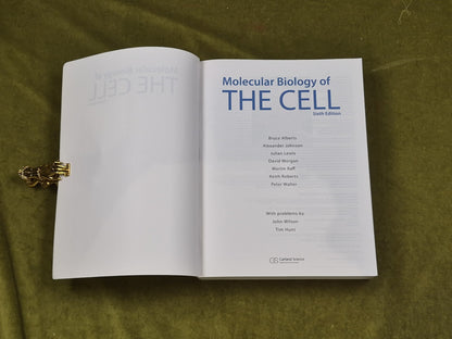Molecular Biology of the Cell 6th E dition - Garland Science Textbook4