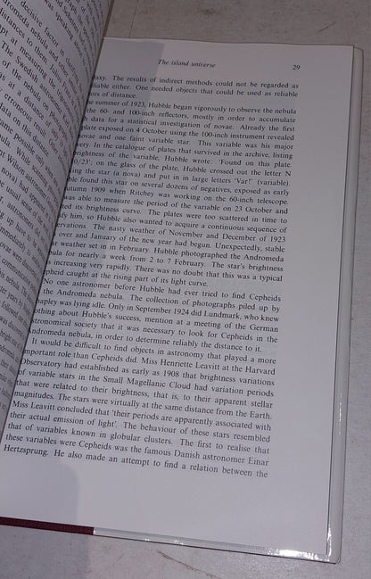 Edwin Hubble, The Discoverer of the Big Bang Universe (1993) Hb Book5