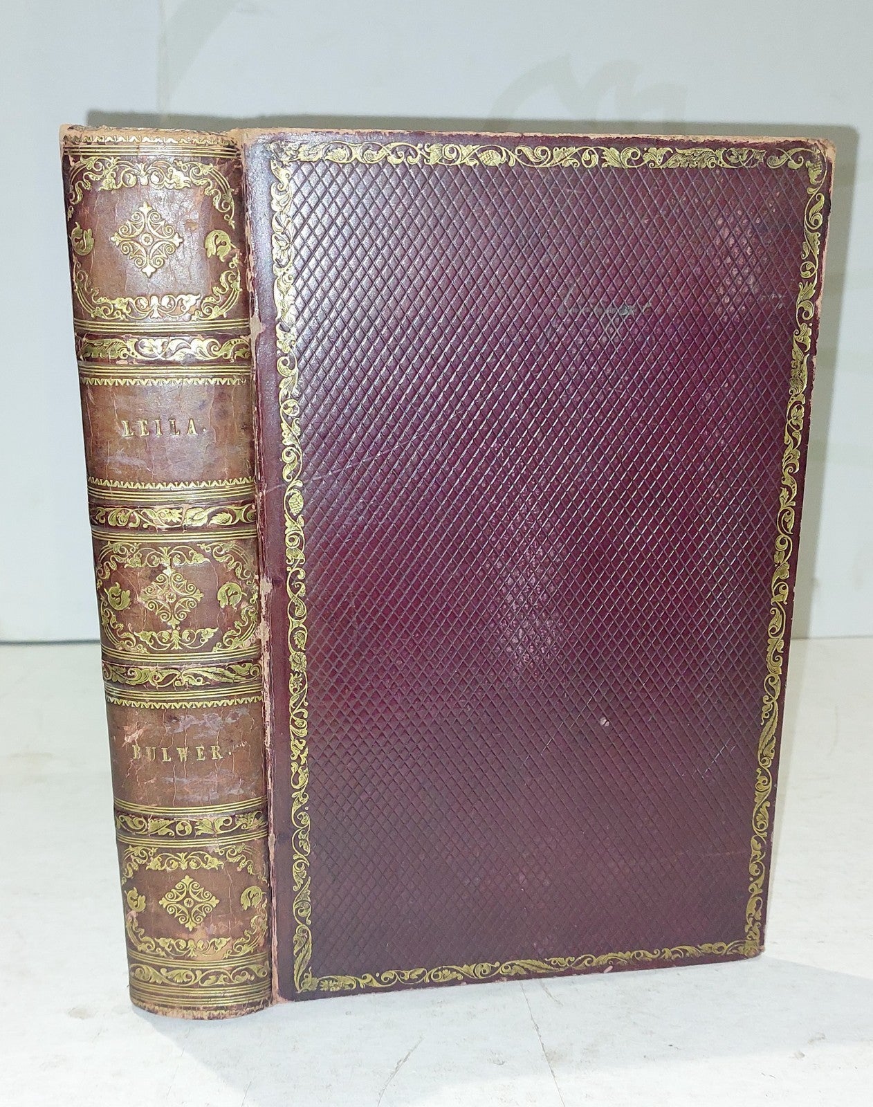 Leila or the seige of Granada, Edward Lytton Bulwer (1838) Leather Bound Book0