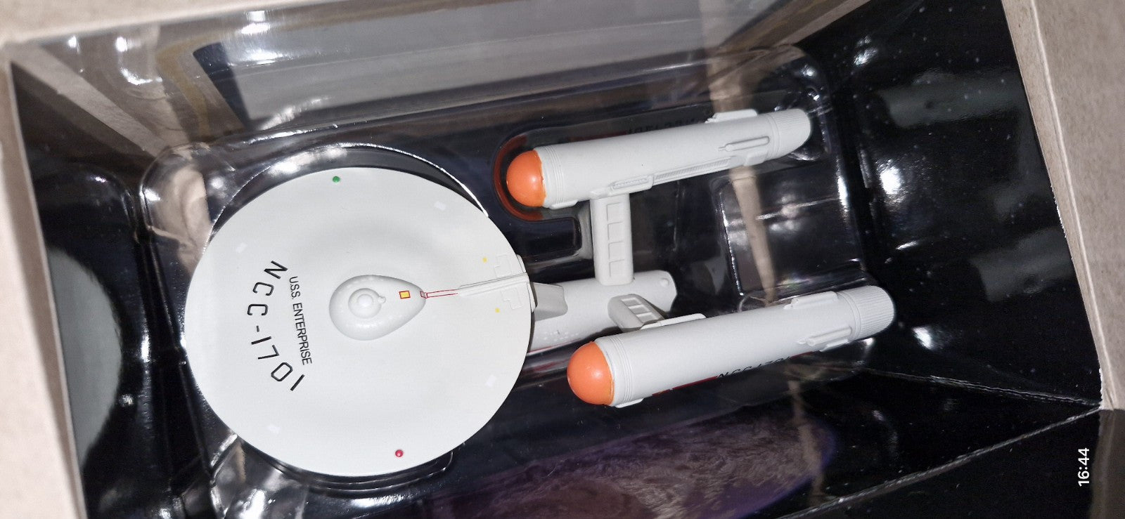 Star Trek The Original Series, USS Enterprise, Titans Vinyl Figure. NCC1701 9