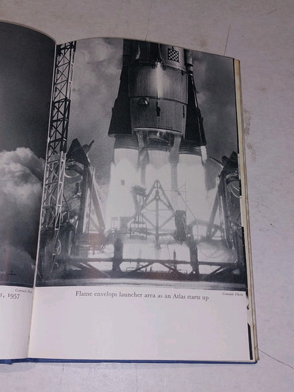 Atlas: Story Of A Missle, John Chapman (1960) [Victor Gollancz] 1st Ed Hb & DJ 7
