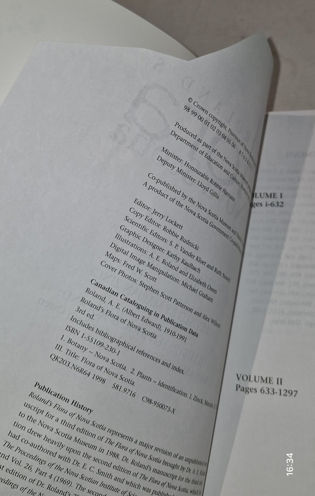 Roland's Flora of Nova Scotia Volume 1 & 2 by Marian Zinck Pb Book5